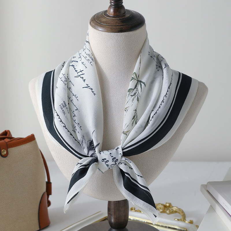 Vintage Fashion Journal - ผ้าพันคอไหมมัลเบอร์รี่ 100% ขนาด 65x65 ซม. ลายผีเสื้อ