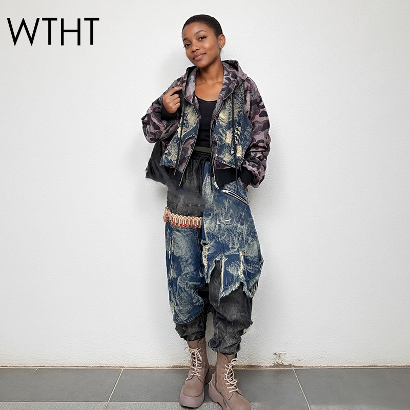 Patchwork Jean Jacket - เสื้อแจ็คเก็ตยีนส์ทรงหลวมมีฮู้ดลายพรางตัดต่อผ้าเดนิมฟอกสีสำหรับผู้หญิง รุ่น WTHT แฟชั่นฤดูใบไม้ร่วงปี 2025 รุ่น