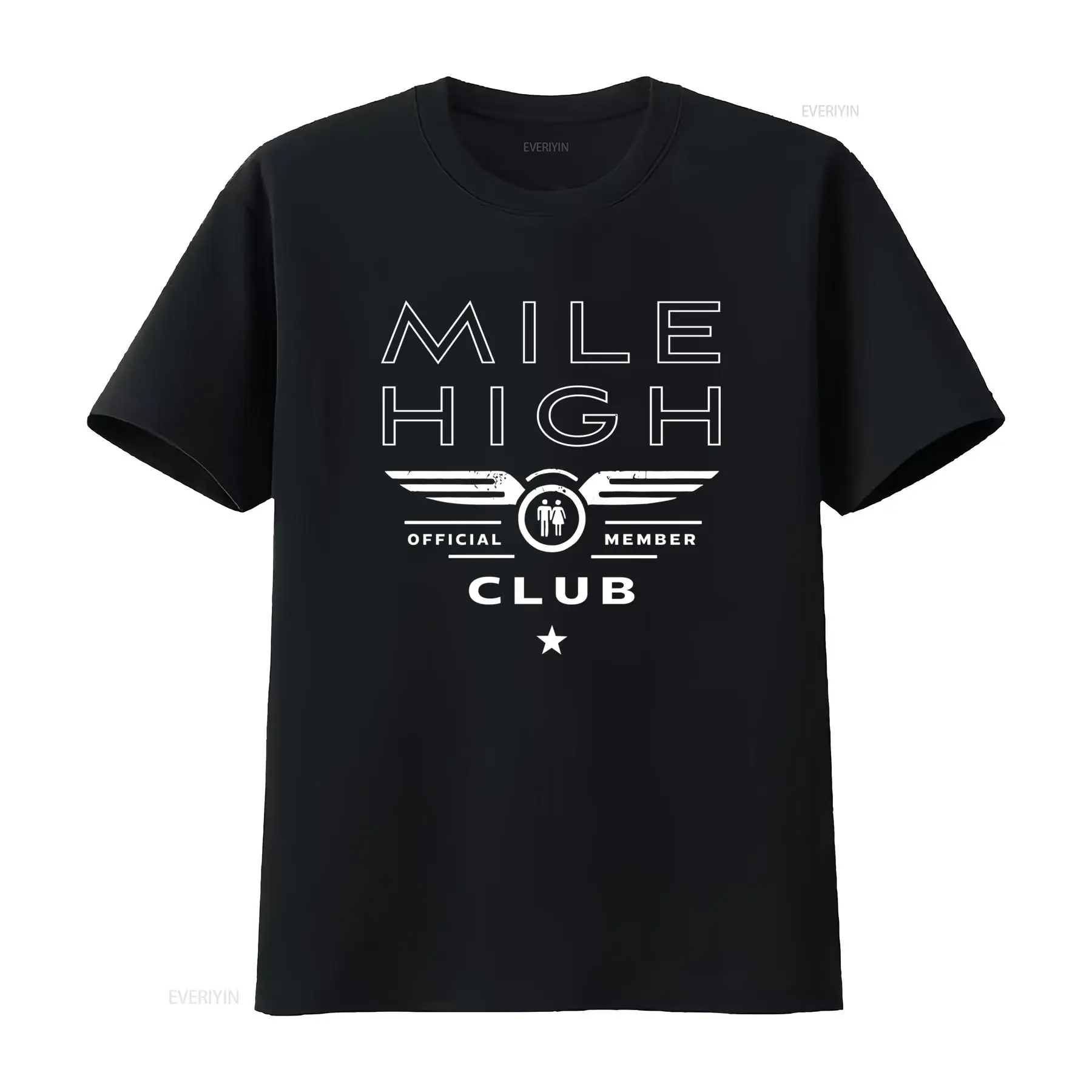 Vintage Fashion Club - เสื้อยืดสมาชิกอย่างเป็นทางการของไมล์ไฮคลับ ดีไซน์มีสไตล์พร้อมตัวอักษรขนาดใหญ่และปีกสัญลักษณ์ วินเทจ ลุควินเทจ ยูนิเซ็กส์ แฟชั่น