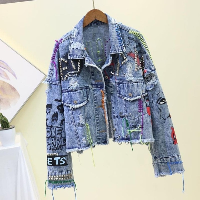 แจ็คเก็ตยีนส์สั้นสไตล์กราฟฟิตี - Patchwork Jean Jacket บทวิจารณ์และราคา