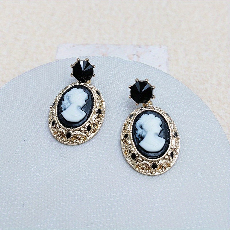 Vintage Lady Queen บรรเทารูปไข - Vintage Fashion Queen บทวิจารณ์และราคา